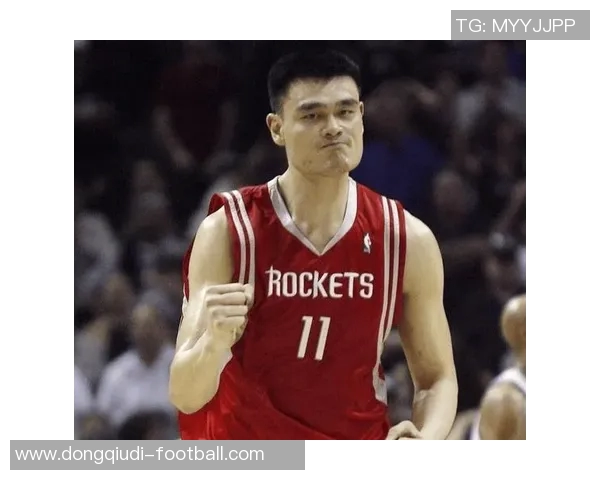 用黏土捏出姚明的身高与梦想展现中国篮球的辉煌与坚持