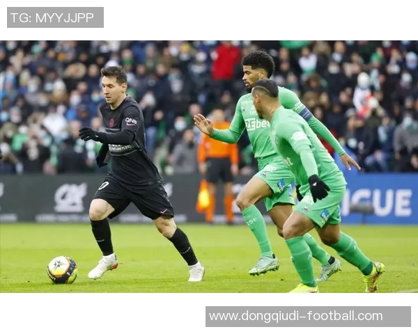 巴黎圣日耳曼逆转曼联上演精彩帽子戏法全场沸腾瞬间回顾