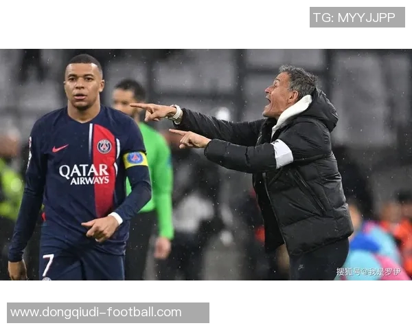 国王杯激战巴萨与巴黎圣日耳曼战成平局转会传闻引发球迷热议